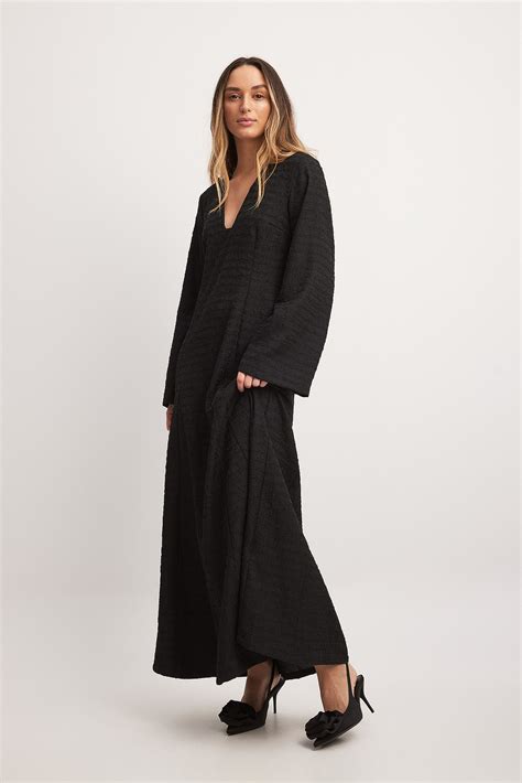 Structured Long Sleeve Deep Neck Maxi Dress Black Na Kd