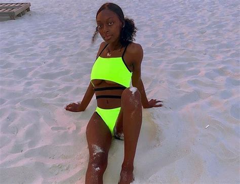 Hot Sexy Nicole Tv Bikini Pics