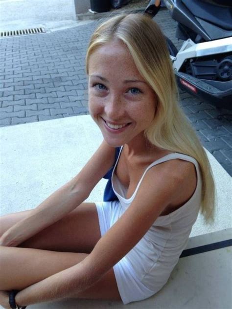 Beautiful Smiling Blonde Porn Pic