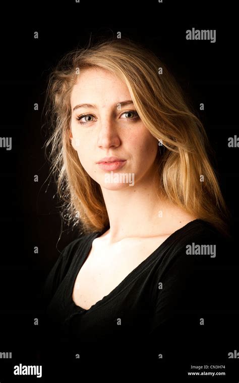 Fille De Ans Blonde Banque De Photographies Et Dimages Haute R Solution Alamy