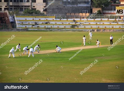 Cricket Player Over 4 016 Royalty Free Licensable Stock Photos