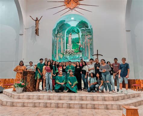 Santa Missa Jovem Celebrando O Dia Nacional Da Juventude Nas Paróquias