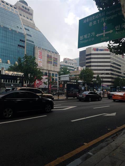 Seoul drivers are praising the new T map traffic alerts 21