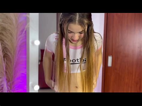 Hermosa rubia modela lencería para ti Majoblonde XVIDEOS