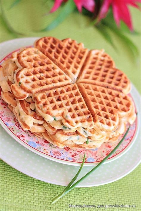 Вафли с зеленым луком и беконом • Вафли
