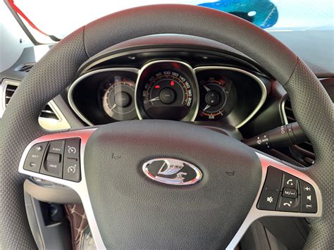 Запись № 59. Перетянул руль Лады Весты в кожу. — Lada Vesta (1G), 1,6 л ...