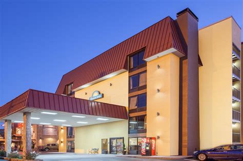 Days Inn And Suites By Wyndham Pigeon Forge Hotel Reviews And Price