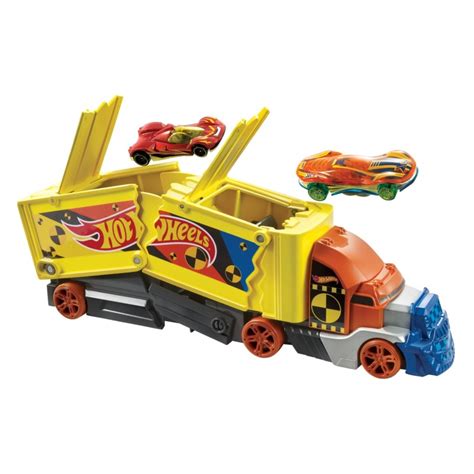 Камион HOT WHEELS с автомобил