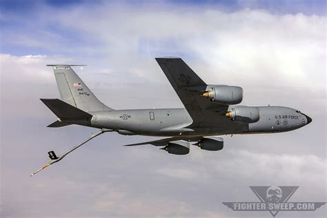 Boeing KC-135R Stratotanker: NKAWTG! | Fighter Sweep