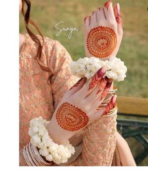 Beautiful Girl Mehndi Hands Dpz Girls Profile Pictures For Whatsapp And