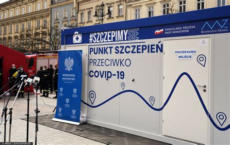 Szczepienie bez zapisów w majówkę Ruszą mobilne punkty szczepień