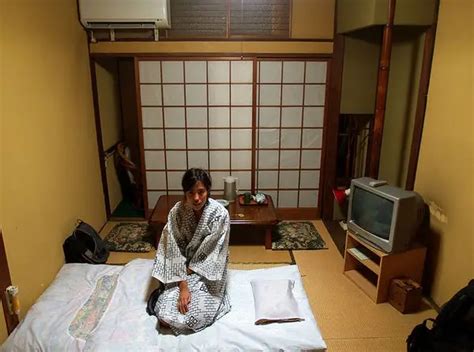 Futon - Do Japanese people sleep on the floor?