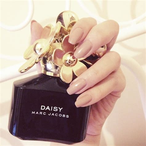 Are Nude Nails The New Red Lip Fashion Mumblr