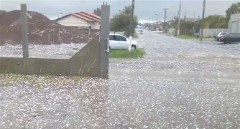 Granizo Danifica Centenas De Casas E Pr Dios P Blicos Em Mostardas