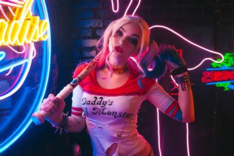 Harley Quinn HD Harley Quinn DC Comics Blonde Baseball Bat Model Lipstick Woman HD