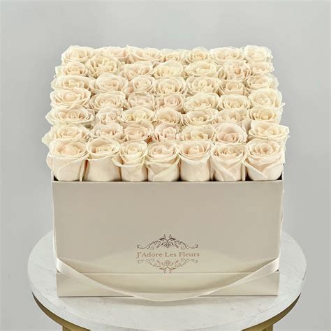 Yelena Roses In Large Square Box Jlf