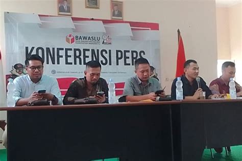 Bawaslu Indramayu Rilis Pelanggaran Kampanye Oleh Caleg Dan Pengusung