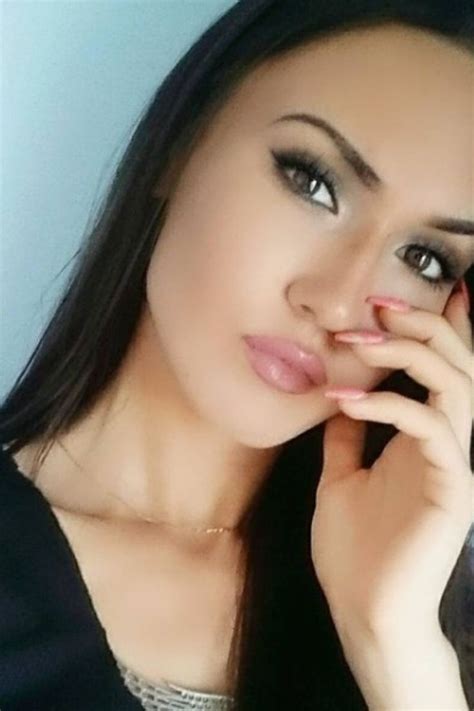 Makeup Makeup Eyebrows Brunette