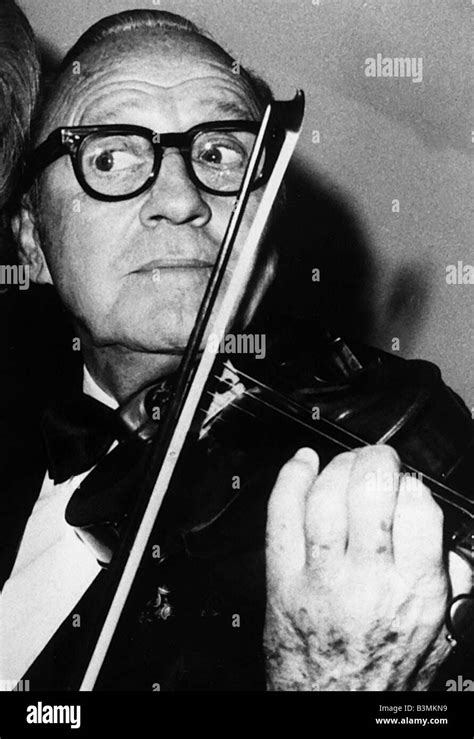 Jack Benny American Comedian Playing Violin January 1971 Mirrorpix