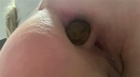 Hot Blonde Takes A Huge Dump ThisVid