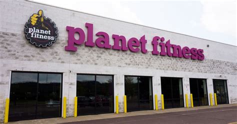 Naked Man Arrested At Planet Fitness