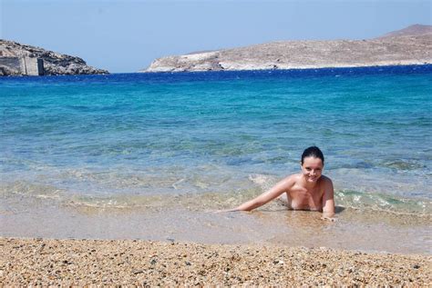 Amateur Brunette Porn Pic