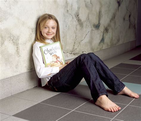 Dakota Fanning Photo 93 Of 511 Pics Wallpaper Photo 215117 Theplace2