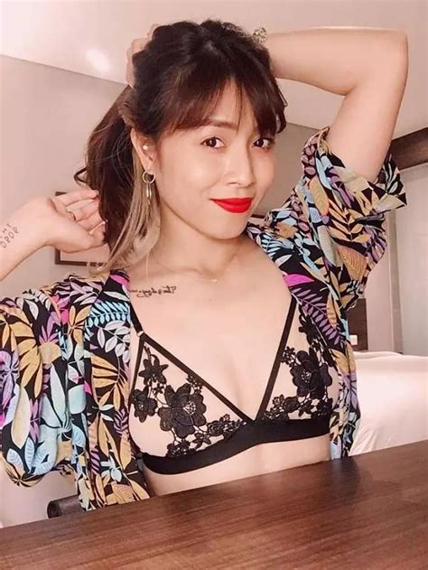 MC Hoàng Linh tung ảnh bán nude khoe khéo vòng eo mơ ước ở tuổi 36