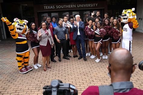 Texas Southern Graduates Set Out To Help Diversify Banking Industry