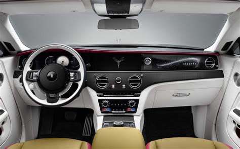 Rolls-Royce Spectre: el lujo hecho coche eléctrico