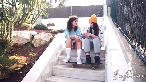 Das Neugierige Hottie Julia Roca Verf Hrt Ihre Mitbewohnerin Zu Sinnlichem Lesbischem Sex Xhamster