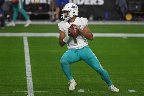 Miami Dolphins Tua Tagovailoa is an easy mark for the media - Phin ...