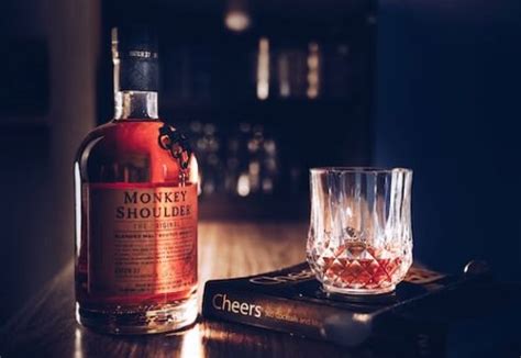 Какой виски лучше купить в подарок на новый год или другие праздники?