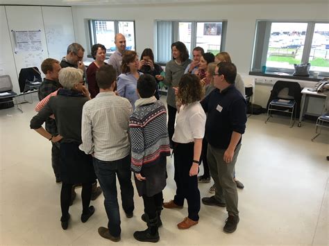 Booking - Challenge of Science Leadership with Barefoot Thinking