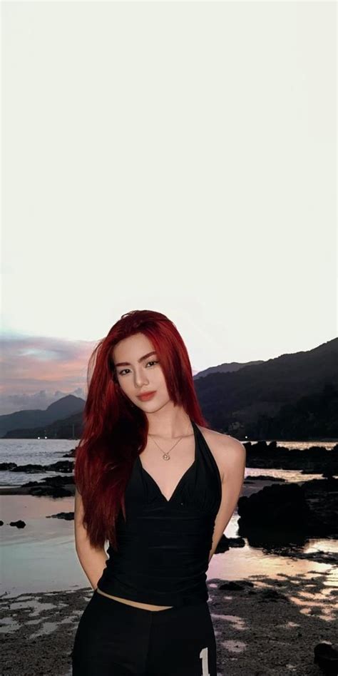 Pin On Stuff To Buy In Pretty Brunette Tiktok Style Pretty Selfies