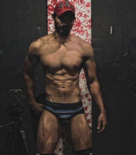 Shirtless Bollywood Men Desi Hunks Stripping At The Gym Hot Bods Galore