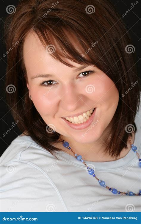 Schöner Brunette stockfoto Bild von brünette schmucksachen 14494348