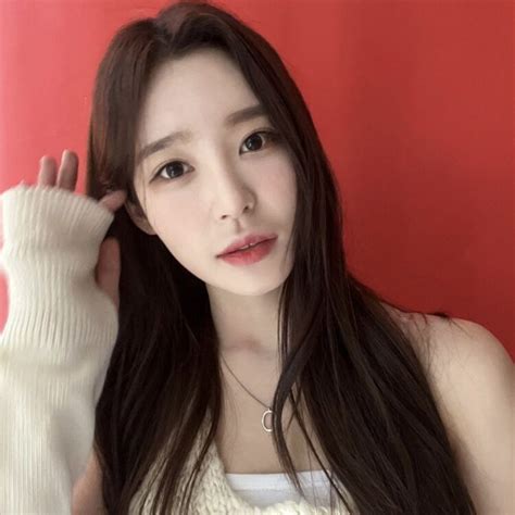 8 Hot Sexy Myung Hyung Seo Bikini Pics