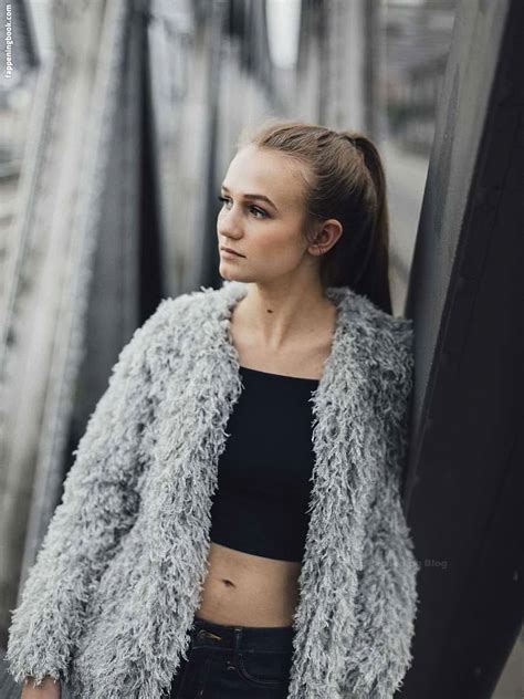 Leonie Wesselow Nude OnlyFans Leaks Fappening FappeningBook