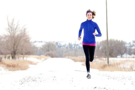 Weihnachten & Laufen: So erlebst du bewegte Feiertage! - FIT FOR FUN