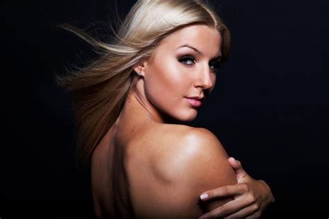 Ngắm nhà nữ vô địch Muay Thái xinh như hot girl