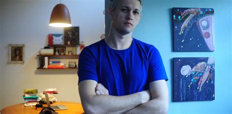 Mundos íntimos Memorias de infancia de un chico gay Vos tenés que juntarte más con los