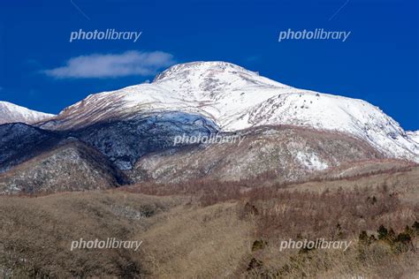 栃木県 那須町 冬の那須高原展望台から眺める茶臼岳の風景 写真素材 [ 7095979 ] フォトライブラリー Photolibrary