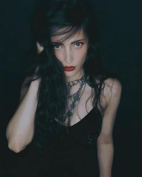 Shruti Haasan Hot Photoshoot Telugubulletin