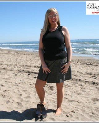 Amateur Woman Posing In Pantyhose Outside Porn Pictures XXX Photos