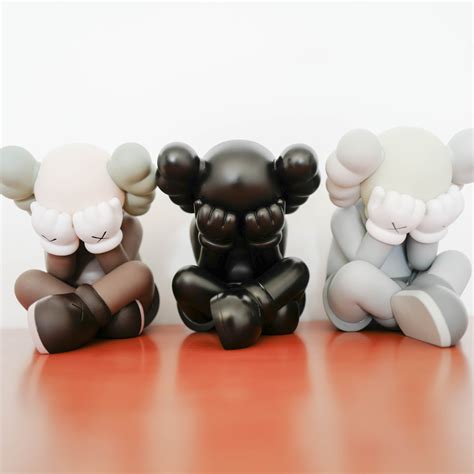 Kaws Figures | kaws-figures.com