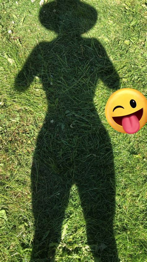 Lynn Linda On Twitter Does This Shadow Selfie Make My Ass Look Fat