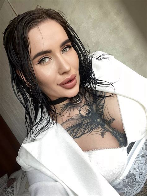 Tattoos And Curves Nudes Hotgirlswithtattoos NUDE PICS ORG