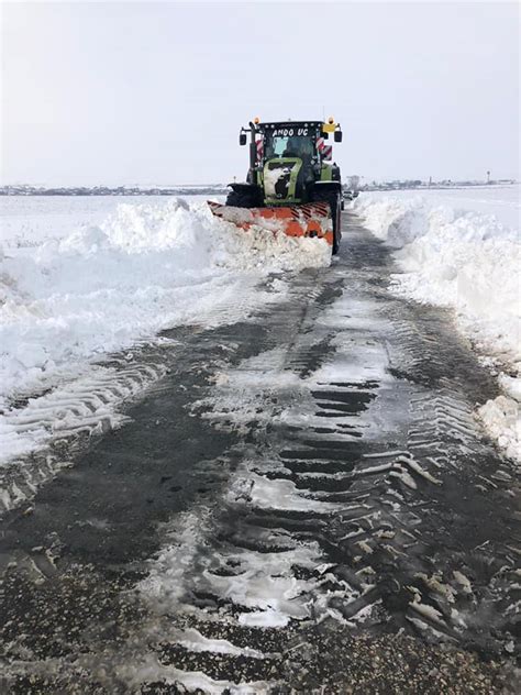 Curatare Si Transport Zapada De Pe Drumuri Publice Intretinere Pe Timp