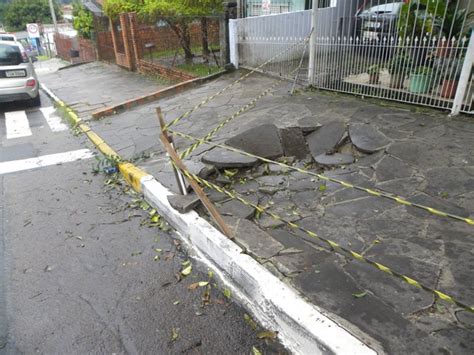 Esteio o click Indiscreto do dia a dia 2021 Centenas de calçadas